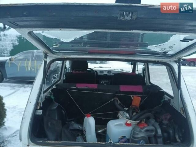 Білий ВАЗ 2121 Нива, об'ємом двигуна 1.6 л та пробігом 300 тис. км за 800 $, фото 1 на Automoto.ua