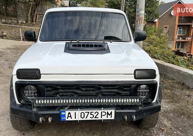 Білий ВАЗ 2121 Нива, об'ємом двигуна 1.6 л та пробігом 150 тис. км за 3600 $, фото 1 на Automoto.ua