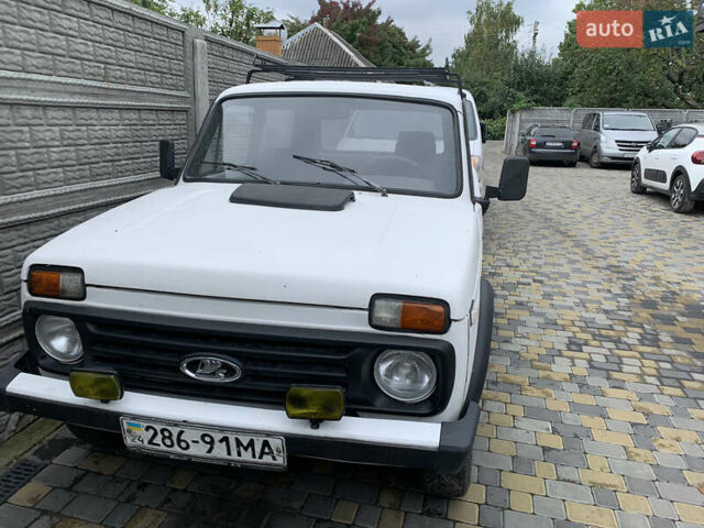 Белый ВАЗ 2121 Нива, объемом двигателя 1.7 л и пробегом 57 тыс. км за 2600 $, фото 1 на Automoto.ua