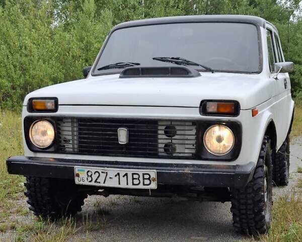 Белый ВАЗ 2121 Нива, объемом двигателя 0 л и пробегом 60 тыс. км за 2600 $, фото 1 на Automoto.ua