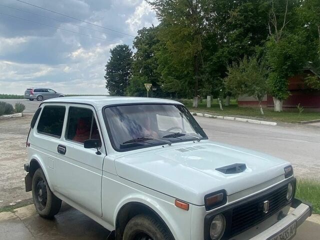 Белый ВАЗ 2121 Нива, объемом двигателя 0 л и пробегом 60 тыс. км за 1800 $, фото 1 на Automoto.ua