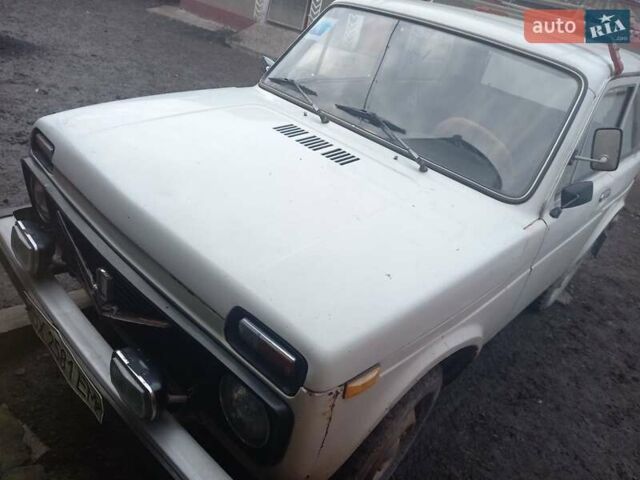 Белый ВАЗ 2121 Нива, объемом двигателя 1.6 л и пробегом 116 тыс. км за 3000 $, фото 1 на Automoto.ua