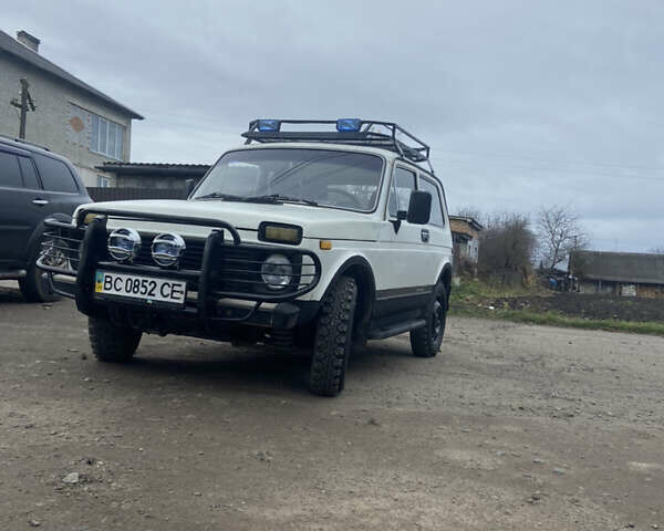 Білий ВАЗ 2121 Нива, об'ємом двигуна 1.6 л та пробігом 30 тис. км за 2600 $, фото 1 на Automoto.ua