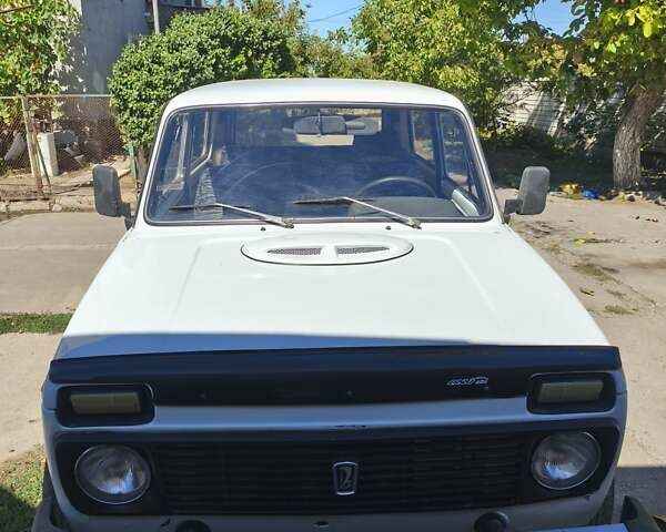 Білий ВАЗ 2121 Нива, об'ємом двигуна 1.6 л та пробігом 60 тис. км за 1800 $, фото 1 на Automoto.ua