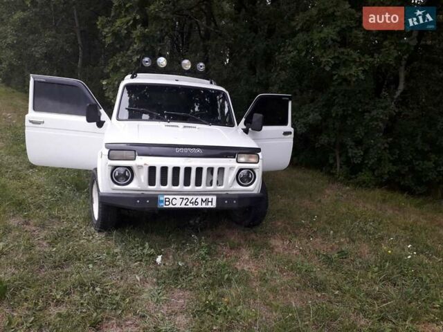 Білий ВАЗ 2121 Нива, об'ємом двигуна 1.6 л та пробігом 200 тис. км за 3050 $, фото 1 на Automoto.ua