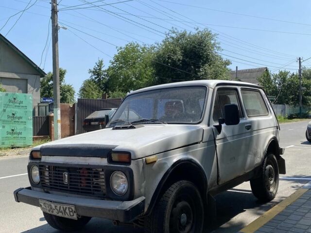 Белый ВАЗ 2121, объемом двигателя 0 л и пробегом 100 тыс. км за 1500 $, фото 1 на Automoto.ua