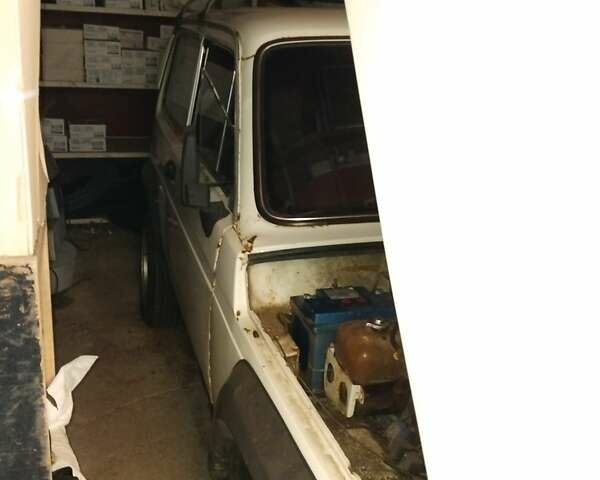 Белый ВАЗ 2121 Нива, объемом двигателя 1.58 л и пробегом 138 тыс. км за 1156 $, фото 1 на Automoto.ua
