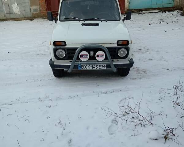 Білий ВАЗ 2121 Нива, об'ємом двигуна 1.6 л та пробігом 71 тис. км за 2200 $, фото 1 на Automoto.ua