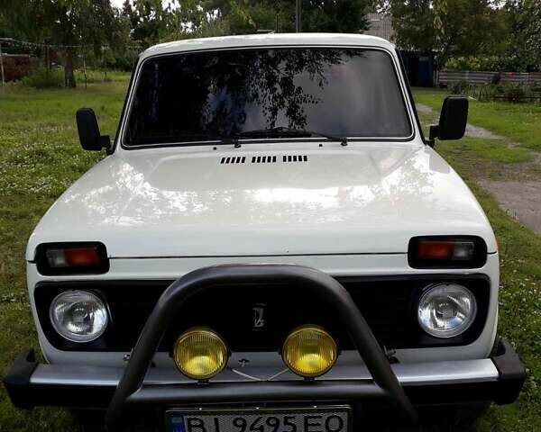 Білий ВАЗ 2121 Нива, об'ємом двигуна 1.6 л та пробігом 96 тис. км за 3500 $, фото 1 на Automoto.ua