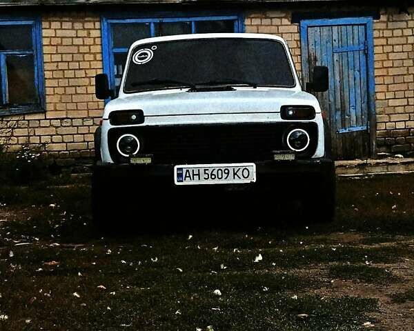Білий ВАЗ 2121 Нива, об'ємом двигуна 1.6 л та пробігом 200 тис. км за 1500 $, фото 1 на Automoto.ua