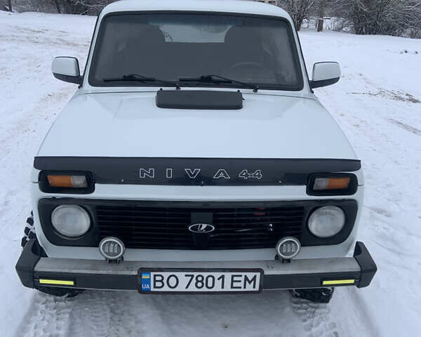 Білий ВАЗ 2121 Нива, об'ємом двигуна 1.57 л та пробігом 150 тис. км за 2999 $, фото 1 на Automoto.ua