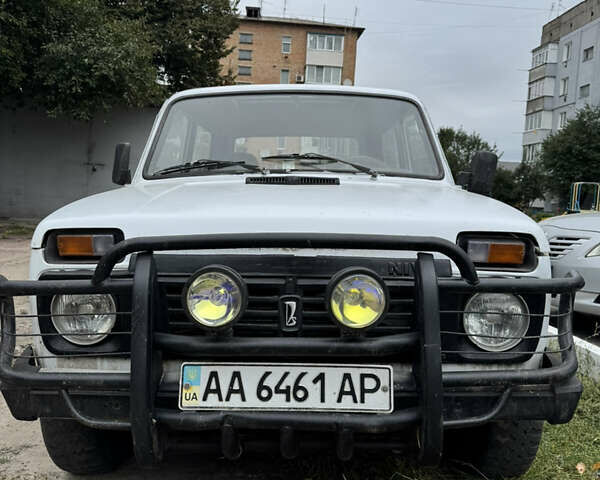 Белый ВАЗ 2121 Нива, объемом двигателя 0 л и пробегом 35 тыс. км за 1200 $, фото 1 на Automoto.ua