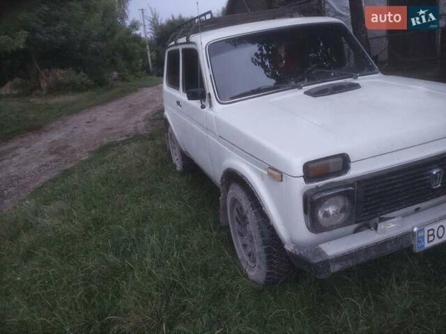 Белый ВАЗ 2121 Нива, объемом двигателя 1.6 л и пробегом 45 тыс. км за 1900 $, фото 1 на Automoto.ua