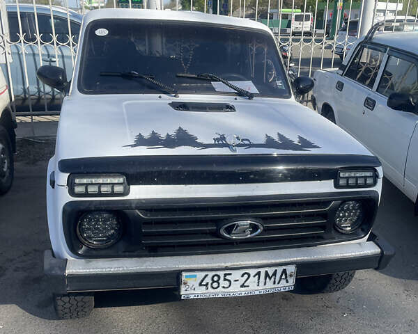 Білий ВАЗ 2121 Нива, об'ємом двигуна 0 л та пробігом 100 тис. км за 2100 $, фото 1 на Automoto.ua