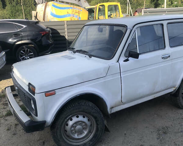 Білий ВАЗ 2121 Нива, об'ємом двигуна 0 л та пробігом 100 тис. км за 1800 $, фото 1 на Automoto.ua