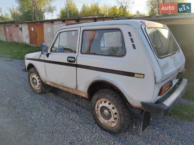 Белый ВАЗ 2121 Нива, объемом двигателя 1.1 л и пробегом 57 тыс. км за 1200 $, фото 1 на Automoto.ua