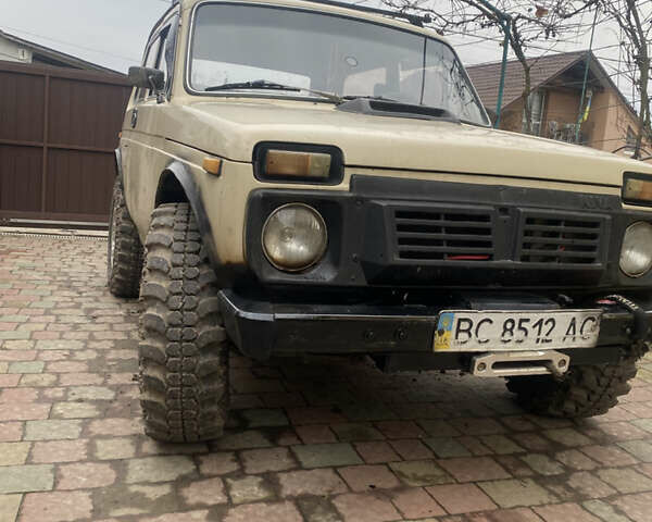 Бежевый ВАЗ 2121 Нива, объемом двигателя 1.6 л и пробегом 100 тыс. км за 2500 $, фото 1 на Automoto.ua
