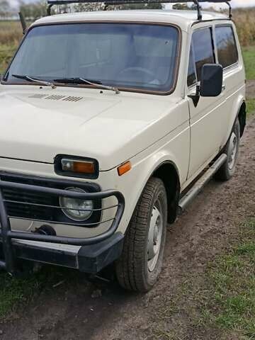 Бежевый ВАЗ 2121 Нива, объемом двигателя 1.6 л и пробегом 50 тыс. км за 2000 $, фото 1 на Automoto.ua