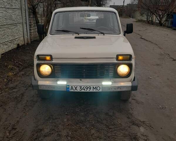 Бежевий ВАЗ 2121 Нива, об'ємом двигуна 1.57 л та пробігом 500 тис. км за 1600 $, фото 1 на Automoto.ua