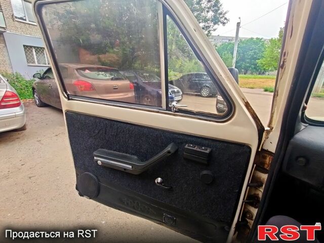 Бежевий ВАЗ 2121 Нива, об'ємом двигуна 1.6 л та пробігом 300 тис. км за 1500 $, фото 1 на Automoto.ua