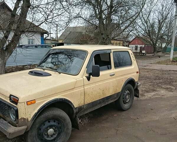 Бежевий ВАЗ 2121 Нива, об'ємом двигуна 1.6 л та пробігом 564 тис. км за 1200 $, фото 1 на Automoto.ua