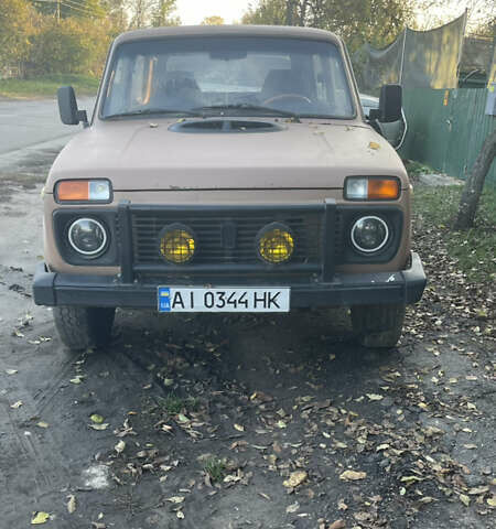 Бежевый ВАЗ 2121 Нива, объемом двигателя 1.6 л и пробегом 100 тыс. км за 2000 $, фото 1 на Automoto.ua