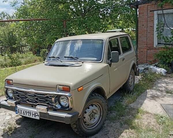 Бежевый ВАЗ 2121 Нива, объемом двигателя 1.57 л и пробегом 20 тыс. км за 2100 $, фото 1 на Automoto.ua