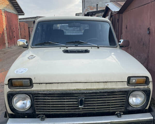 Бежевий ВАЗ 2121 Нива, об'ємом двигуна 1.6 л та пробігом 230 тис. км за 1200 $, фото 1 на Automoto.ua