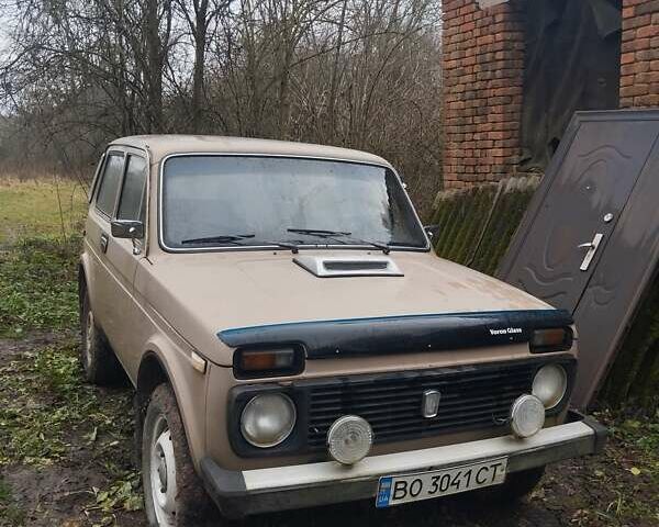 Бежевый ВАЗ 2121 Нива, объемом двигателя 1.57 л и пробегом 92 тыс. км за 2000 $, фото 1 на Automoto.ua