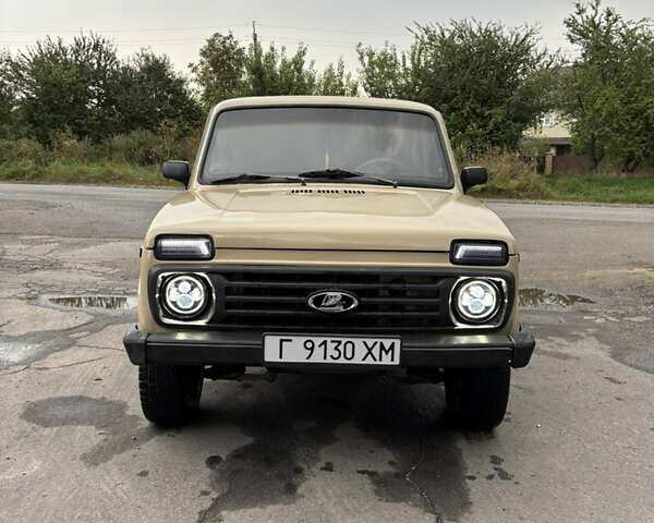 Бежевий ВАЗ 2121 Нива, об'ємом двигуна 1.6 л та пробігом 45 тис. км за 2555 $, фото 1 на Automoto.ua