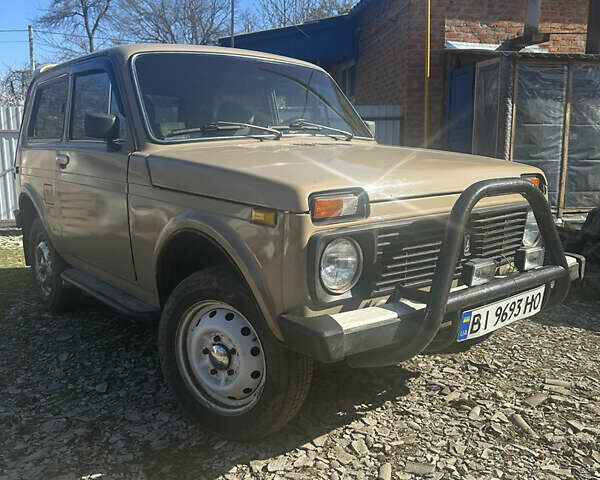 Бежевый ВАЗ 2121 Нива, объемом двигателя 1.7 л и пробегом 150 тыс. км за 2800 $, фото 1 на Automoto.ua
