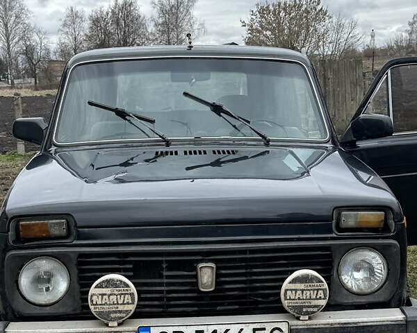 Черный ВАЗ 2121 Нива, объемом двигателя 1.57 л и пробегом 300 тыс. км за 2000 $, фото 1 на Automoto.ua