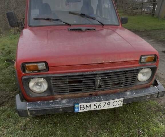 Красный ВАЗ 2121 Нива, объемом двигателя 1.58 л и пробегом 200 тыс. км за 1500 $, фото 1 на Automoto.ua