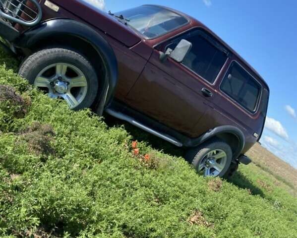 Червоний ВАЗ 2121 Нива, об'ємом двигуна 1.45 л та пробігом 100 тис. км за 2200 $, фото 1 на Automoto.ua