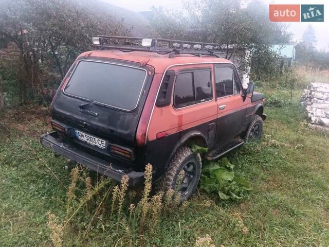 Красный ВАЗ 2121 Нива, объемом двигателя 1.57 л и пробегом 120 тыс. км за 1550 $, фото 1 на Automoto.ua