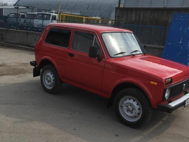 Красный ВАЗ 2121 Нива, объемом двигателя 1.6 л и пробегом 90 тыс. км за 3100 $, фото 1 на Automoto.ua