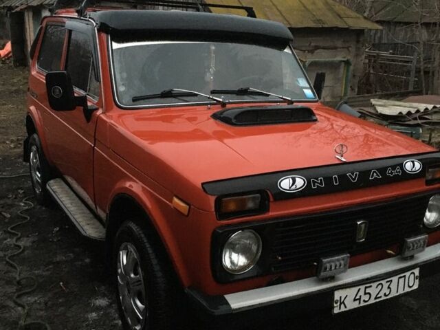 Красный ВАЗ 2121, объемом двигателя 0 л и пробегом 151 тыс. км за 2000 $, фото 1 на Automoto.ua