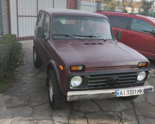 Красный ВАЗ 2121 Нива, объемом двигателя 1.6 л и пробегом 100 тыс. км за 3300 $, фото 1 на Automoto.ua
