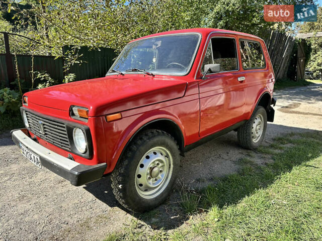 Червоний ВАЗ 2121 Нива, об'ємом двигуна 1.5 л та пробігом 161 тис. км за 2000 $, фото 1 на Automoto.ua