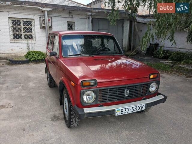 Красный ВАЗ 2121 Нива, объемом двигателя 1.7 л и пробегом 208 тыс. км за 2600 $, фото 1 на Automoto.ua