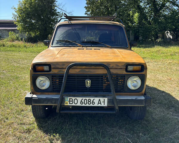 Желтый ВАЗ 2121 Нива, объемом двигателя 1.6 л и пробегом 75 тыс. км за 2000 $, фото 1 на Automoto.ua