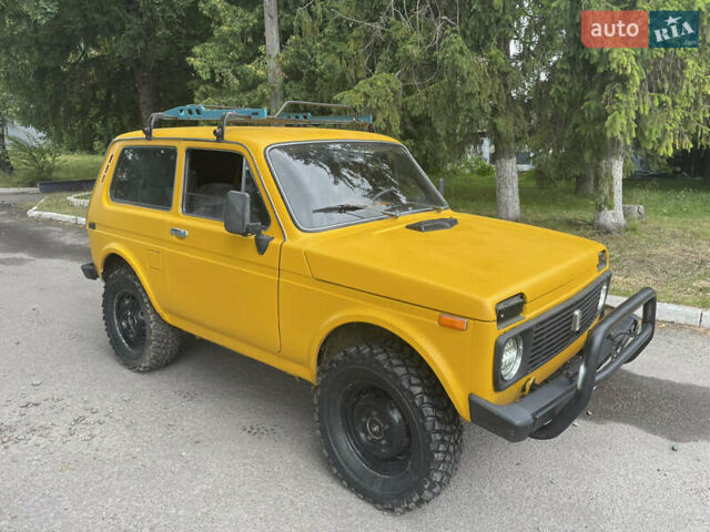 Желтый ВАЗ 2121 Нива, объемом двигателя 1.6 л и пробегом 150 тыс. км за 2850 $, фото 1 на Automoto.ua