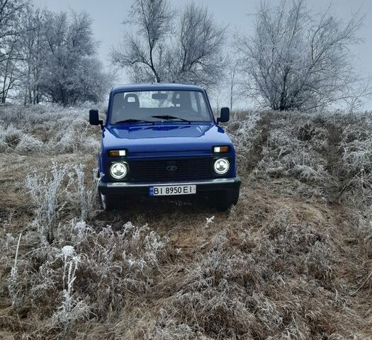 Синий ВАЗ 2121 Нива, объемом двигателя 1.6 л и пробегом 18 тыс. км за 3700 $, фото 1 на Automoto.ua