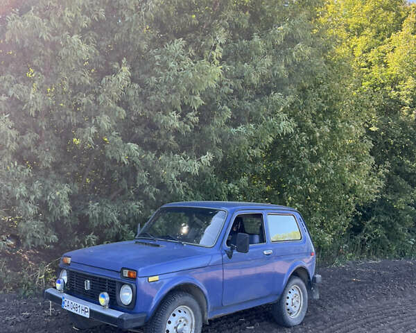 Синий ВАЗ 2121 Нива, объемом двигателя 1.6 л и пробегом 70 тыс. км за 2250 $, фото 1 на Automoto.ua