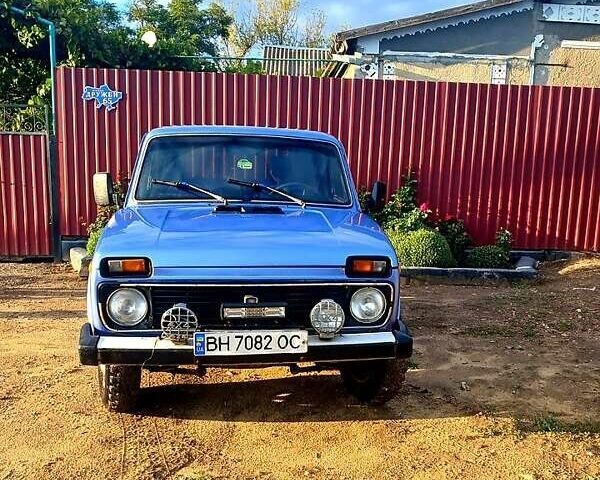 Синий ВАЗ 2121 Нива, объемом двигателя 1.6 л и пробегом 100 тыс. км за 2400 $, фото 1 на Automoto.ua