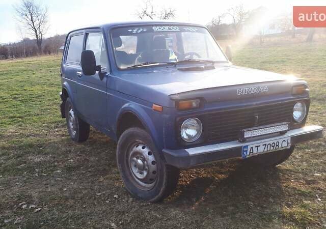 Синий ВАЗ 2121 Нива, объемом двигателя 1.6 л и пробегом 250 тыс. км за 2300 $, фото 1 на Automoto.ua