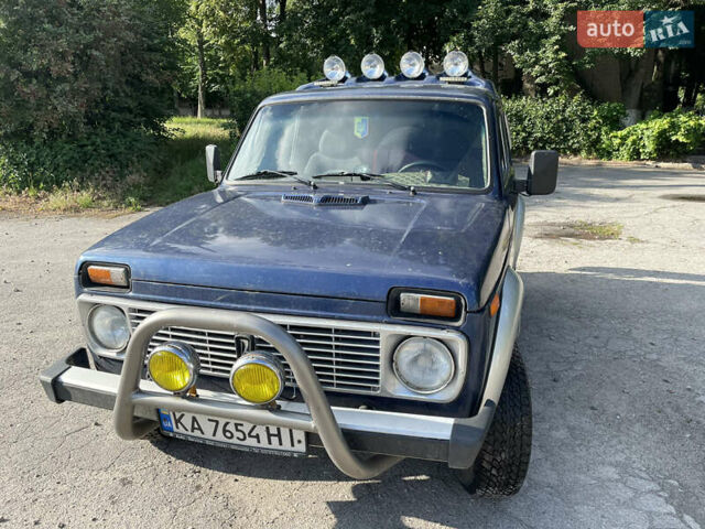 Синий ВАЗ 2121 Нива, объемом двигателя 1.69 л и пробегом 100 тыс. км за 2500 $, фото 1 на Automoto.ua