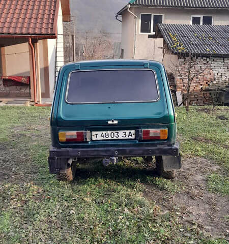 Зелений ВАЗ 2121 Нива, об'ємом двигуна 1.7 л та пробігом 152 тис. км за 2000 $, фото 1 на Automoto.ua
