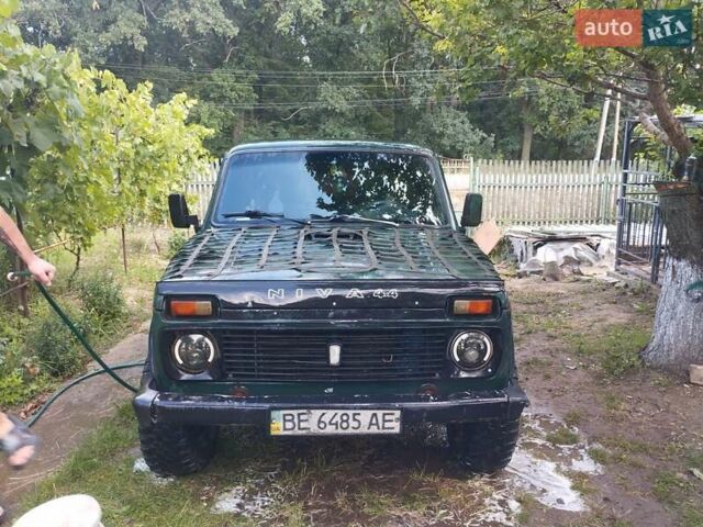 Зеленый ВАЗ 2121 Нива, объемом двигателя 1.6 л и пробегом 200 тыс. км за 1750 $, фото 1 на Automoto.ua