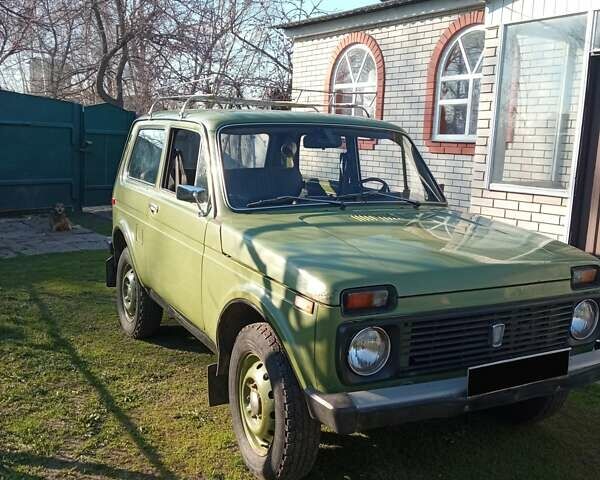 Зеленый ВАЗ 2121 Нива, объемом двигателя 1.6 л и пробегом 170 тыс. км за 2500 $, фото 1 на Automoto.ua